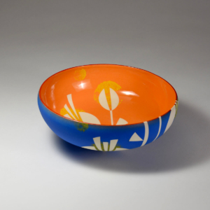 Tulip Bowl, Porcelain, 7 x 7 x 3 inches. &copy;Julia Mulligan